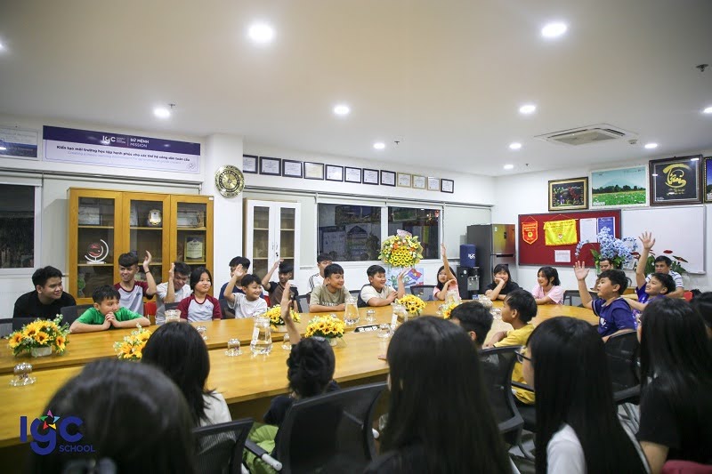 Dịch vụ bán trú & nội trú - Chia sẻ, chăm sóc tâm lý học đường, phát triển cùng con Dịch vụ bán trú & nội trú - Chia sẻ, chăm sóc tâm lý học đường, phát triển cùng con