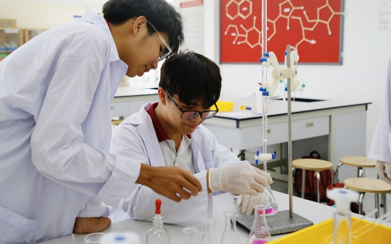 Kỹ năng làm việc nhóm cho học sinh qua phòng Maker-Lab