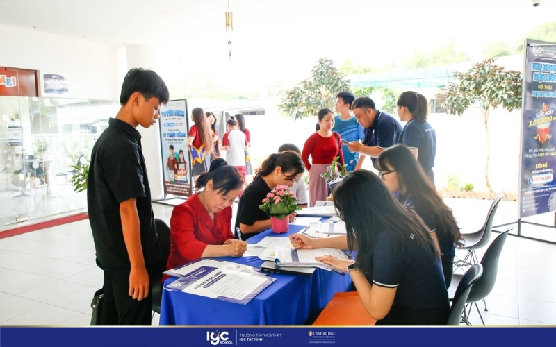 bàn tư vấn các khoản phí tại IGC Tây Ninh
