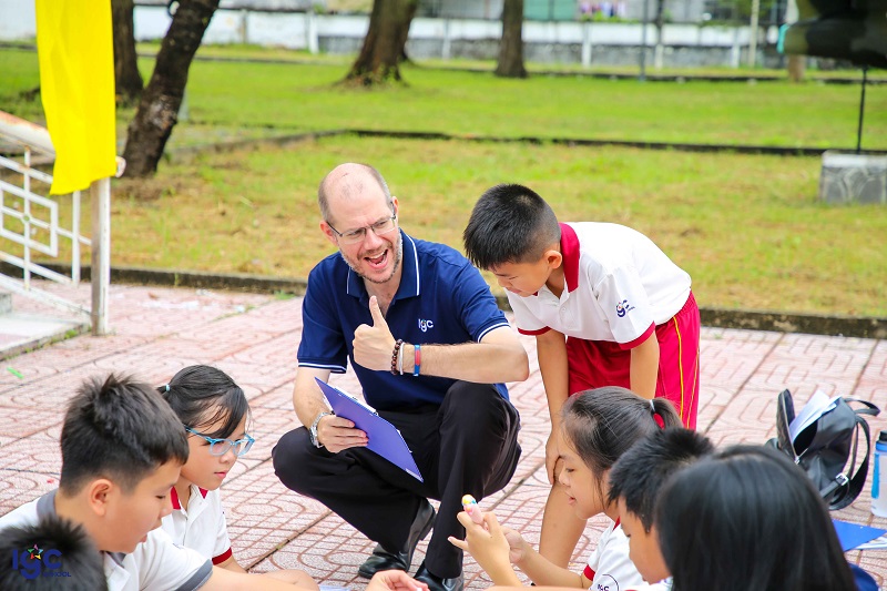 Thời lượng học Tiếng Anh vượt trội với giáo viên nước ngoài Thời lượng học Tiếng Anh vượt trội với giáo viên nước ngoài